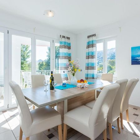 Beautiful Apartment Lovorka 6 , Baska, Krk エクステリア 写真