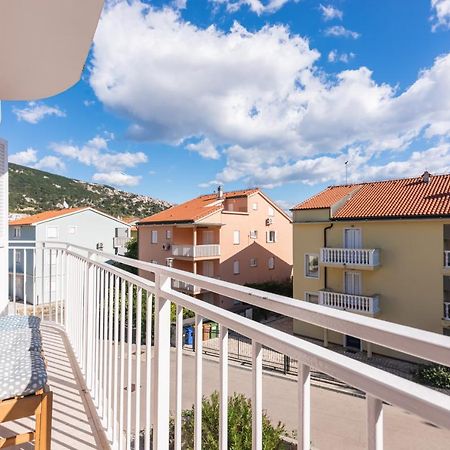 Beautiful Apartment Lovorka 6 , Baska, Krk エクステリア 写真