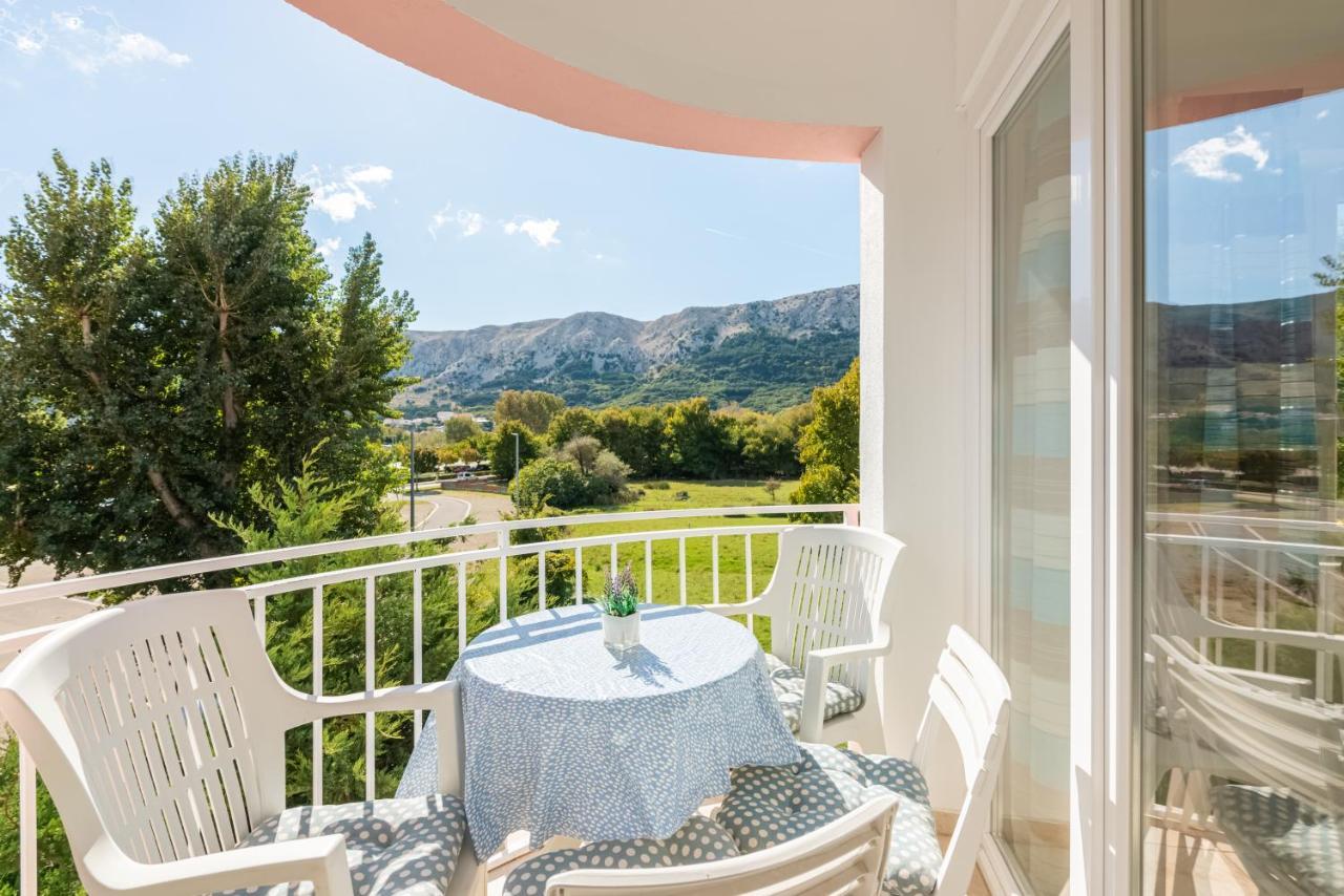 Beautiful Apartment Lovorka 6 , Baska, Krk エクステリア 写真