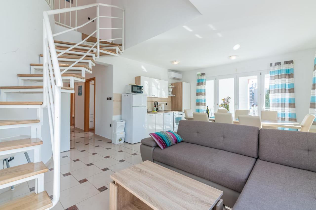 Beautiful Apartment Lovorka 6 , Baska, Krk エクステリア 写真