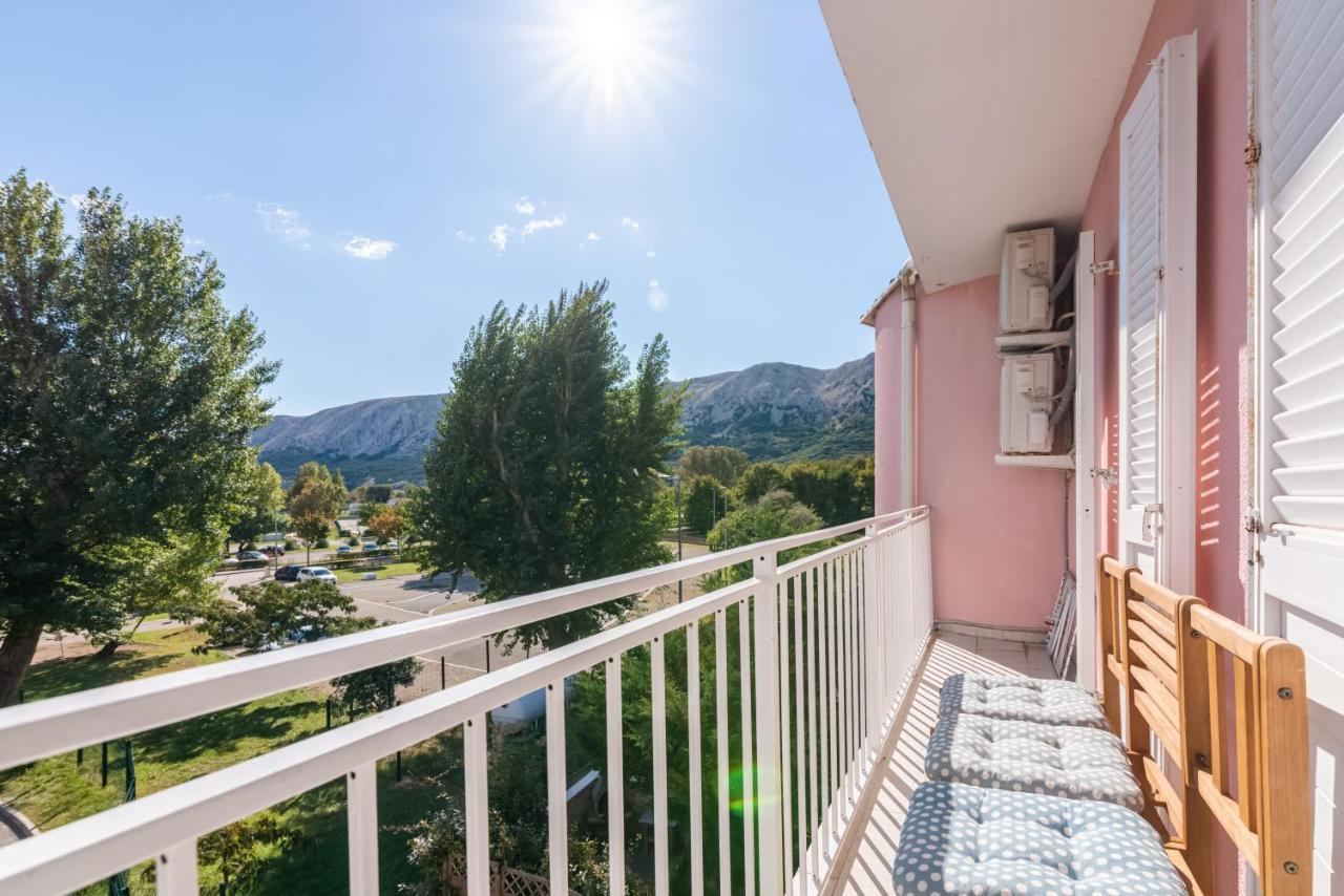 Beautiful Apartment Lovorka 6 , Baska, Krk エクステリア 写真