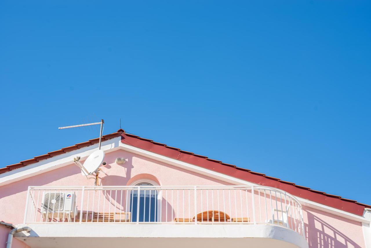 Beautiful Apartment Lovorka 6 , Baska, Krk エクステリア 写真