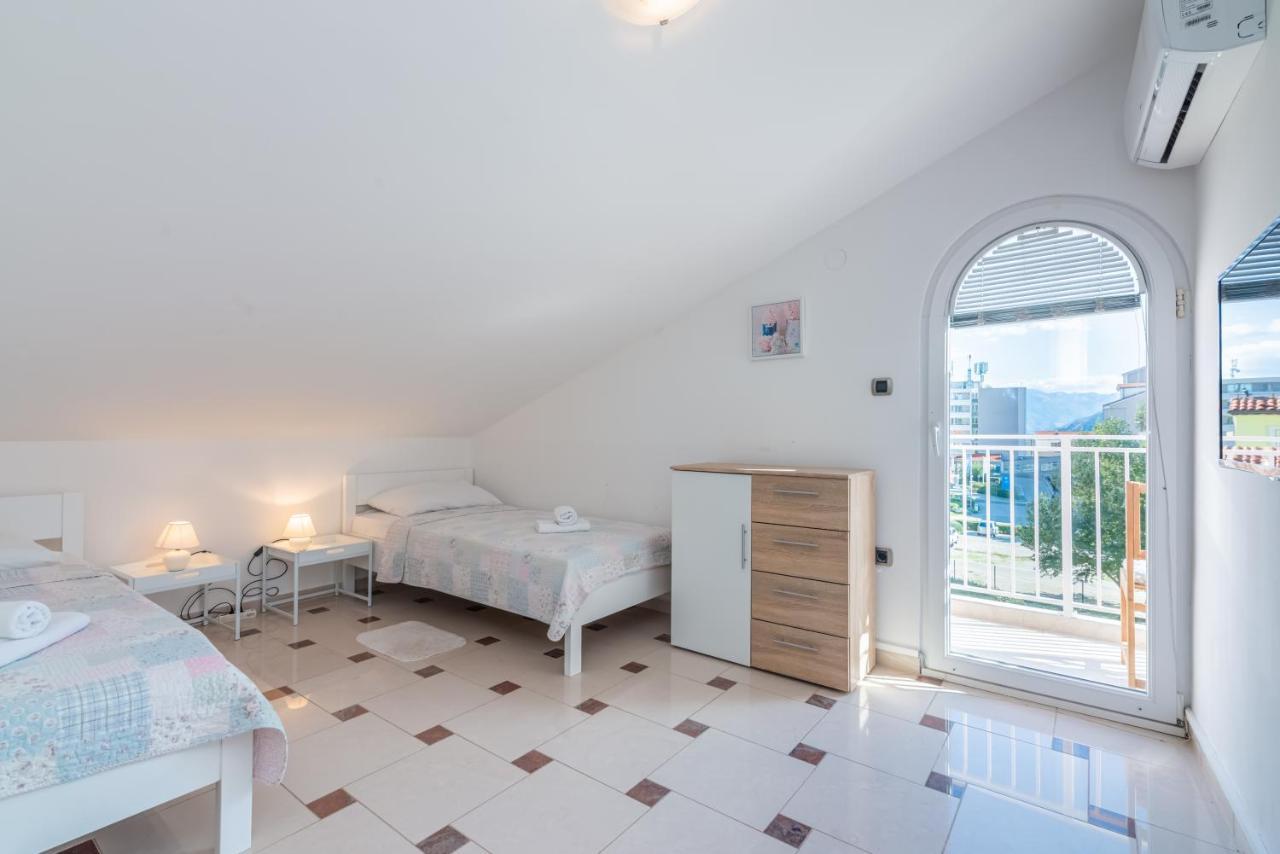 Beautiful Apartment Lovorka 6 , Baska, Krk エクステリア 写真