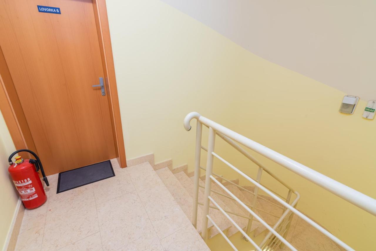 Beautiful Apartment Lovorka 6 , Baska, Krk エクステリア 写真